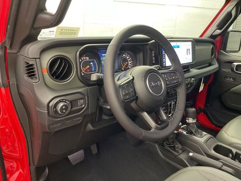 New 2025 Jeep Gladiator Mojave w/ Safety Group image 14