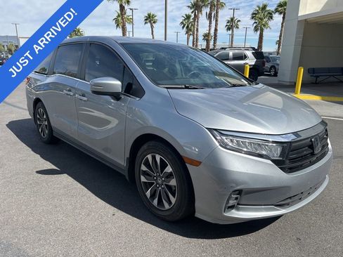 Used 2023 Honda Odyssey EX-L image 2
