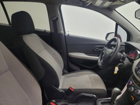 Used 2017 Chevrolet Trax LT image 21