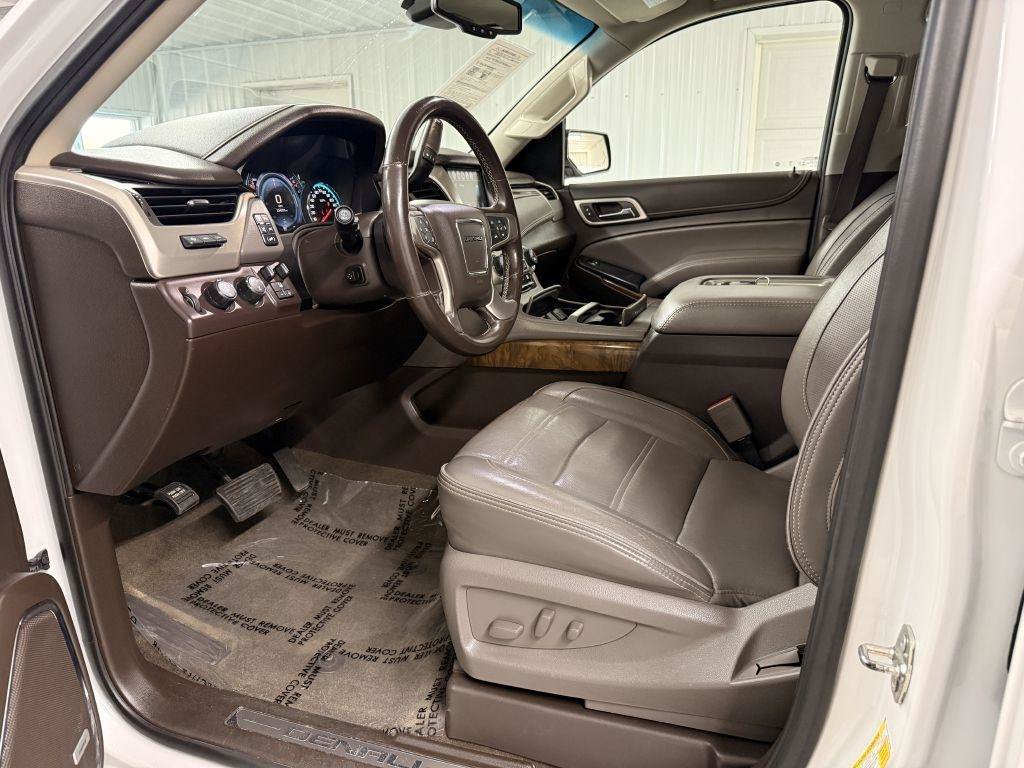 Used 2019 GMC Yukon XL Denali w/ Denali Ultimate Package AWD/4WD image 10
