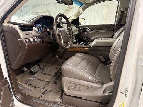 Used 2019 GMC Yukon XL Denali w/ Denali Ultimate Package AWD/4WD image 10