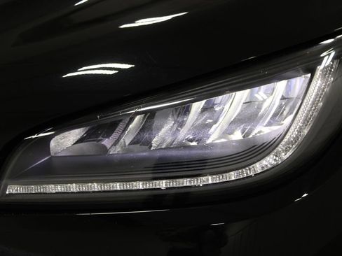 Used 2024 Lincoln Corsair AWD w/ Equipment Group 101A image 13