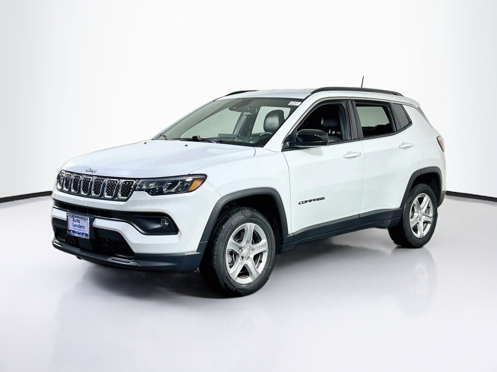 Used 2023 Jeep Compass Latitude w/ Convenience Group AWD/4WD image 1