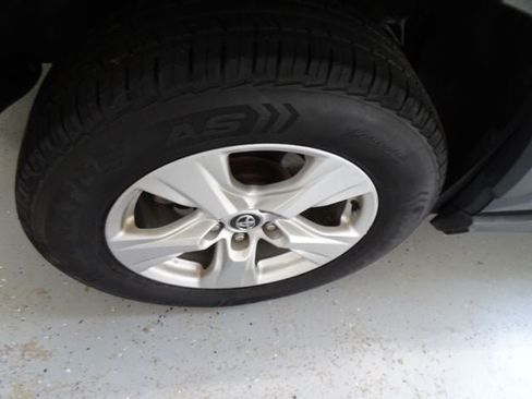 Used 2021 Toyota RAV4 XLE w/ Convenience Package AWD/4WD image 31