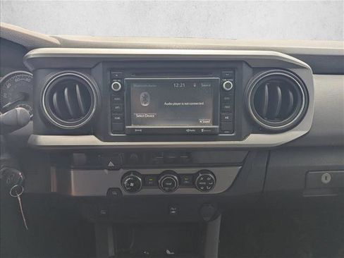 Used 2017 Toyota Tacoma SR5 w/ Tow Package RWD image 11