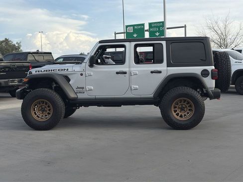 Used 2024 Jeep Wrangler Unlimited Rubicon w/ Convenience Group image 30