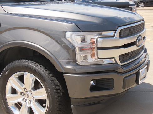 Used 2018 Ford F150 Platinum w/ Equipment Group 701A Luxury RWD image 6
