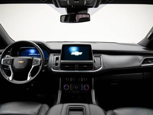 Used 2024 Chevrolet Suburban LT image 27