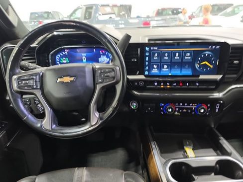 Used 2024 Chevrolet Silverado 3500 High Country w/ High Country Premium Package AWD/4WD image 5