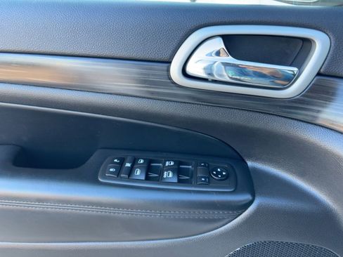 Used 2021 Jeep Grand Cherokee Laredo X image 13