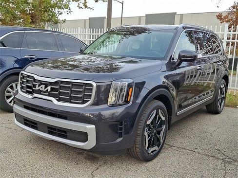 New 2025 Kia Telluride S image 3