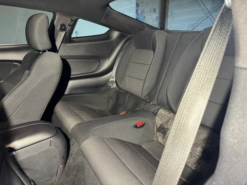 Used 2017 Ford Mustang Coupe RWD image 8