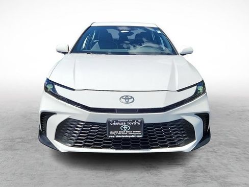 Used 2025 Toyota Camry SE FWD image 2
