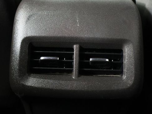 Used 2019 Chevrolet Equinox LT image 40