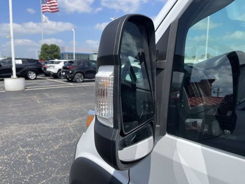 Used 2026 RAM ProMaster 2500 w/ Convenience Group FWD image 4