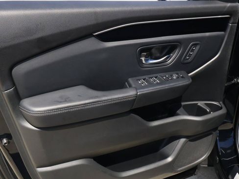 Used 2025 Honda Pilot EX-L image 15