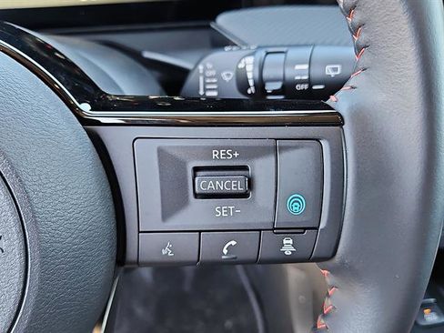 Used 2025 Nissan Kicks SR image 18