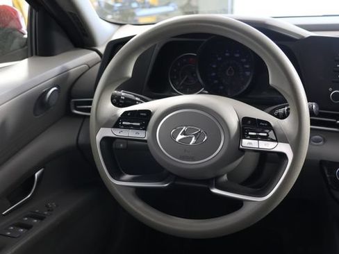 Used 2023 Hyundai Elantra SEL w/ Winter Weather Package FWD image 10