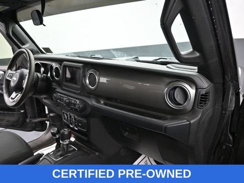 Used 2019 Jeep Wrangler Unlimited Sahara w/ Cold Weather Group AWD/4WD image 16