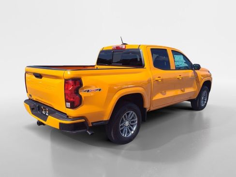 Used 2025 Chevrolet Colorado LT w/ LT Convenience Package image 5