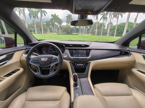 Used 2017 Cadillac XT5 FWD image 13