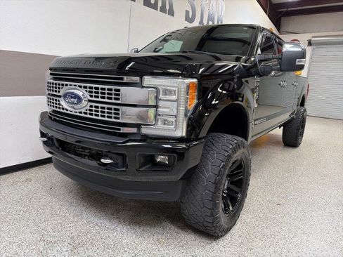 Used 2017 Ford F250 Platinum w/ Platinum Ultimate Package image 3