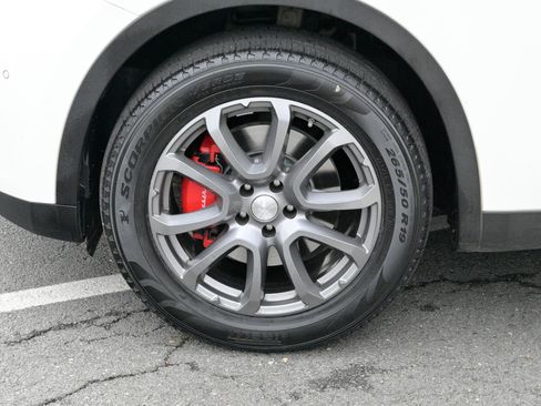 Certified 2018 Maserati Levante image 9