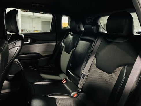 Used 2024 Jeep Compass Latitude image 22