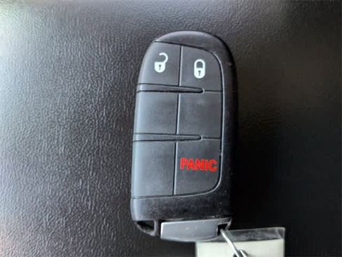 Used 2019 Dodge Journey SE w/ Blacktop Package image 35