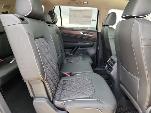 New 2026 Volkswagen Atlas SEL Premium R-Line AWD/4WD image 14