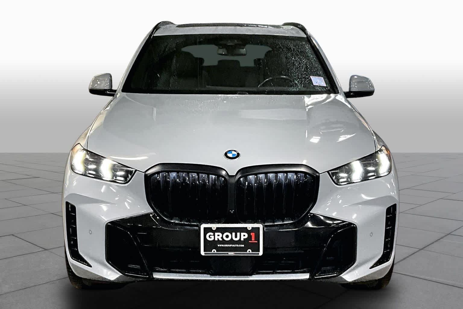 Used 2024 BMW X5 xDrive40i w/ M Sport Package AWD/4WD image 4