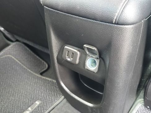 Used 2022 GMC Canyon Denali image 16