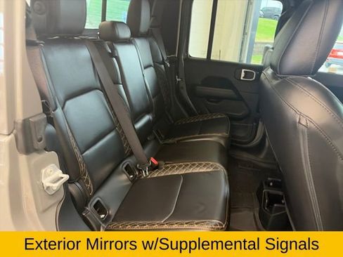 Used 2022 Jeep Gladiator Overland image 34