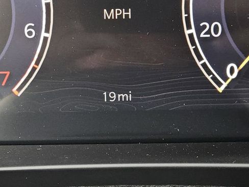 New 2025 Jeep Grand Cherokee L Laredo image 21