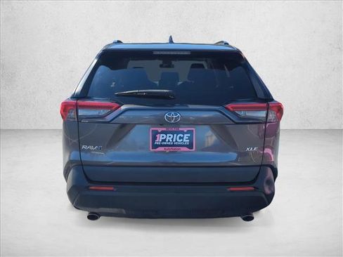 Used 2019 Toyota RAV4 XLE image 7