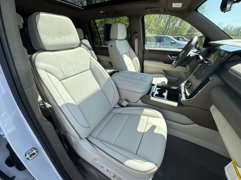 New 2026 GMC Yukon XL Denali w/ Denali Reserve Package image 27