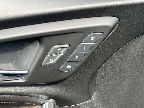 Used 2018 Chevrolet Malibu Premier w/ Premier Sun and Wheel Package FWD image 15