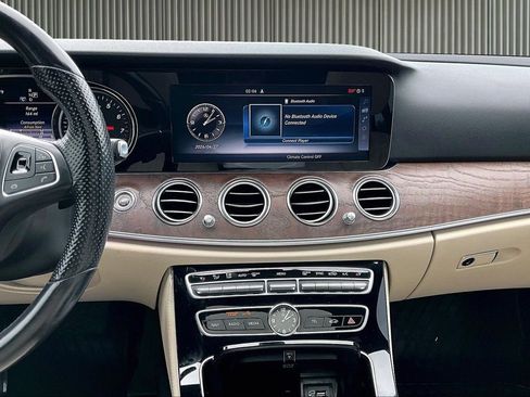 Used 2017 Mercedes-Benz E 400 4MATIC Wagon image 7