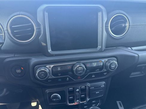 Used 2023 Jeep Wrangler Unlimited Sahara w/ Dual Top Group AWD/4WD image 10