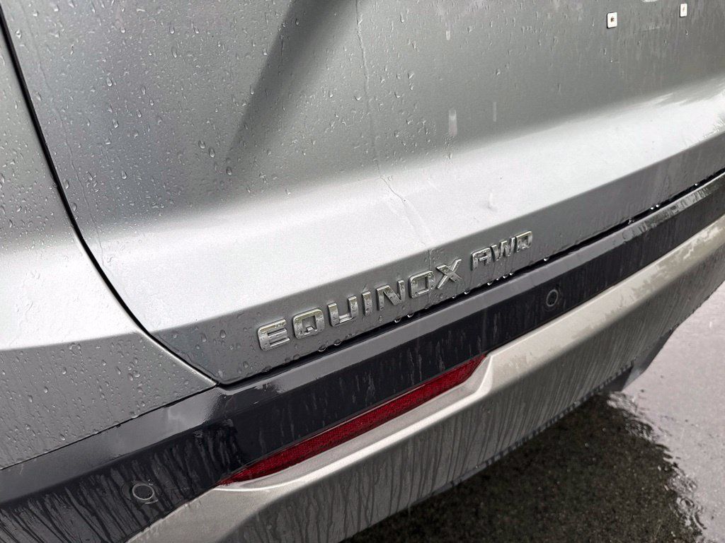 Used 2026 Chevrolet Equinox LT AWD/4WD image 8