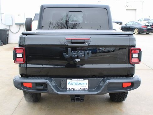 Used 2021 Jeep Gladiator Willys image 5