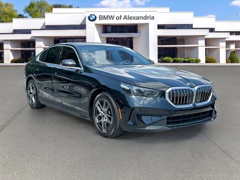 Used 2026 BMW i5 eDrive40 AWD/4WD image 1