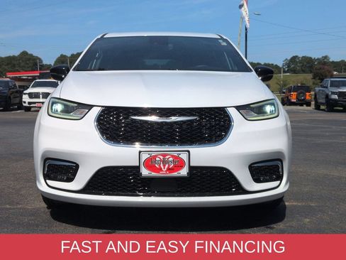 Used 2025 Chrysler Pacifica Select FWD image 7