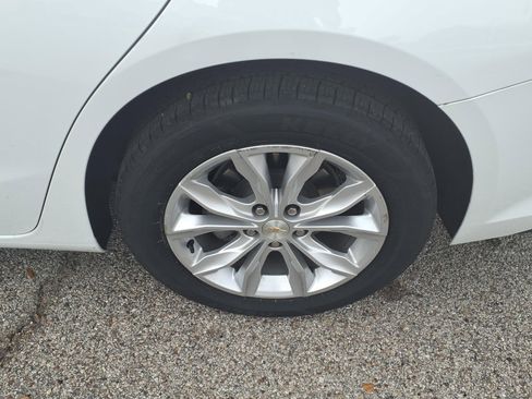 Used 2024 Chevrolet Malibu LT image 25