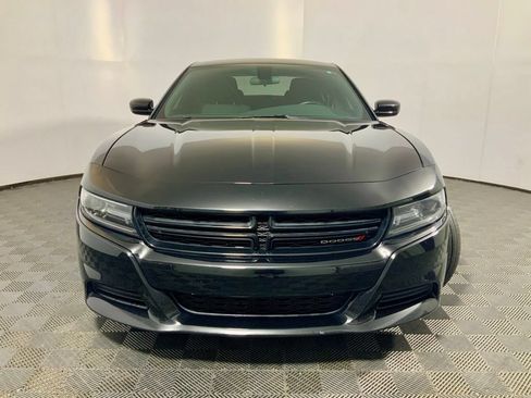 Used 2020 Dodge Charger SXT w/ Blacktop Package RWD image 3