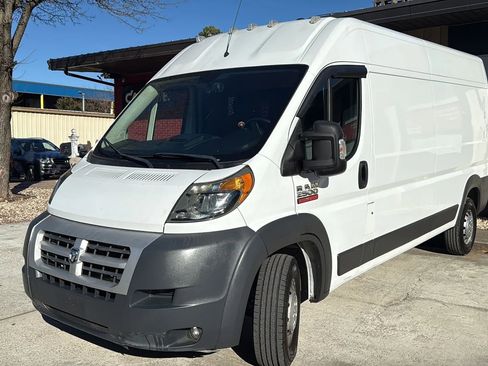 Used 2014 RAM ProMaster 2500 w/ Premium Appearance Group image 3