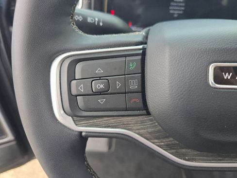 Used 2022 Jeep Wagoneer Series III w/ Flexible Seating Group image 16