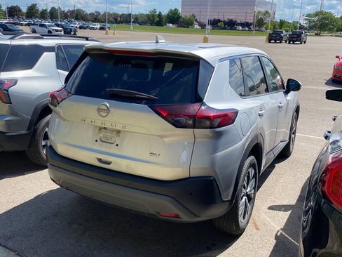 Used 2023 Nissan Rogue SV FWD image 9