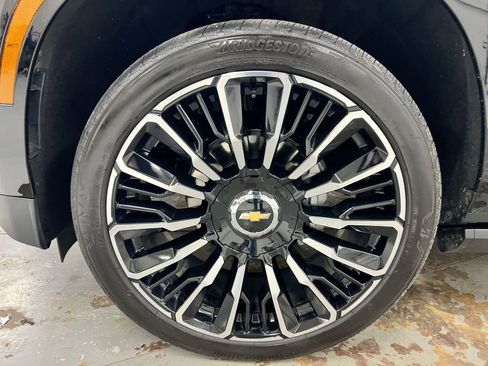 Used 2025 Chevrolet Tahoe High Country image 28