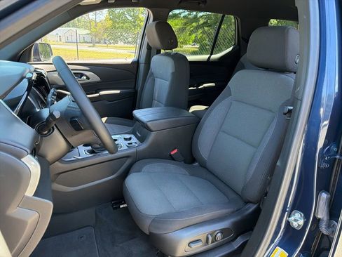 Used 2023 Chevrolet Traverse LT AWD/4WD image 18